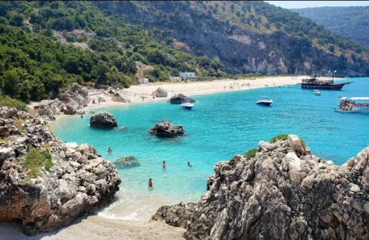 Hidden Coves Group Tour
